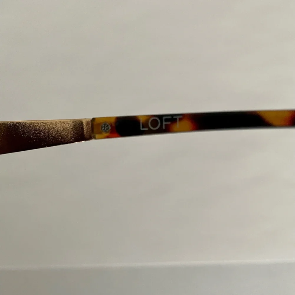 💥SALE💥 NWOT LOFT Tortoise Shell Sunglasses with Gold Detailing on Sides - Picture 6 of 9